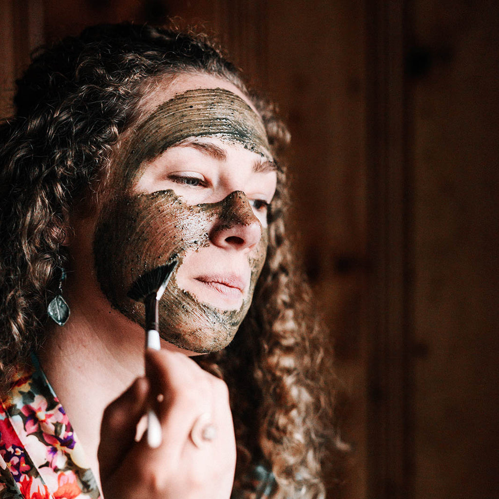How to use a dry, powder face mask to create a custom facial treatment